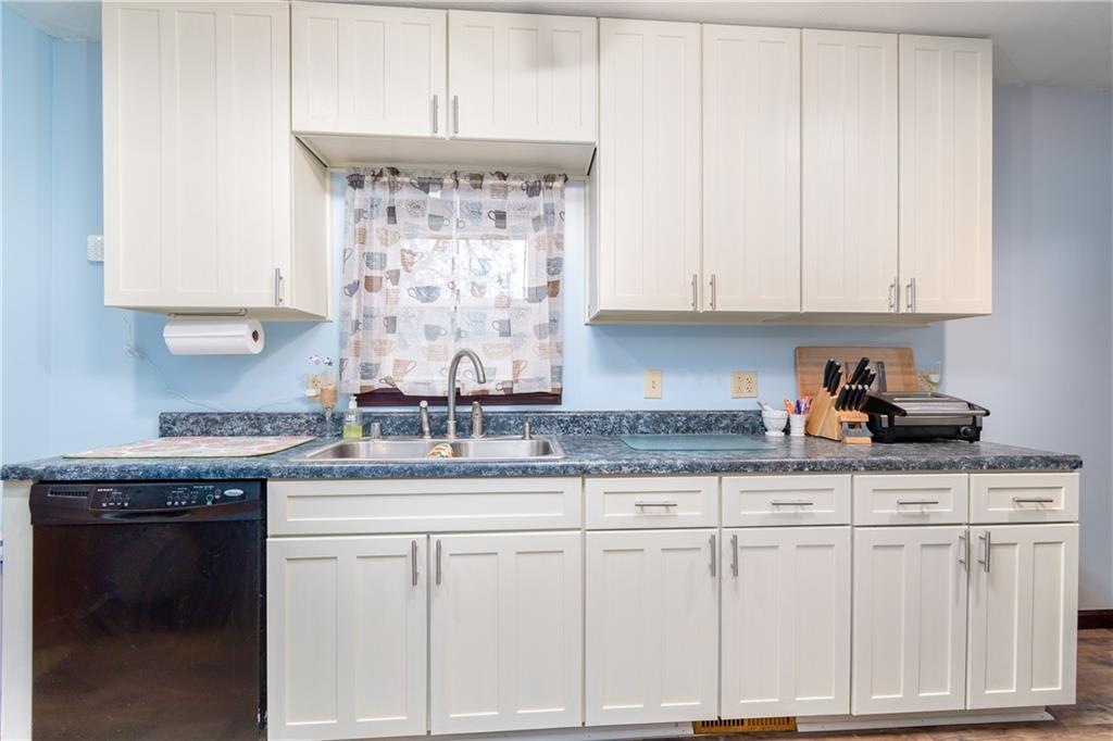 1612 Brodhead Road Coraopolis, PA 15108 - Photo 9 of 22 Gallery Image 9
