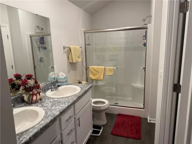 $324,900 | 800 Bentley Drive, Belton, MO 64012