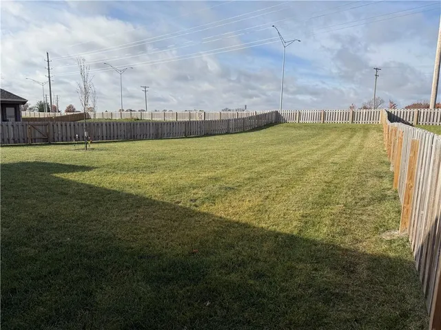 $324,900 | 800 Bentley Drive, Belton, MO 64012