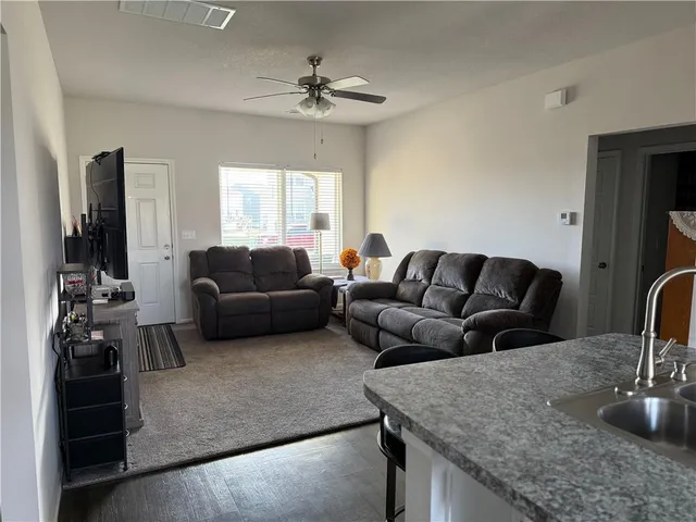 $324,900 | 800 Bentley Drive, Belton, MO 64012