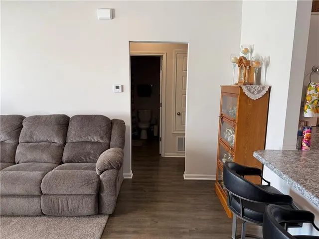 $324,900 | 800 Bentley Drive, Belton, MO 64012