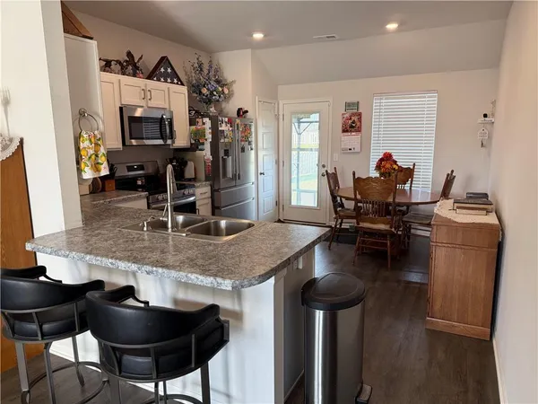 $310,000 | 800 Bentley Drive, Belton, MO 64012