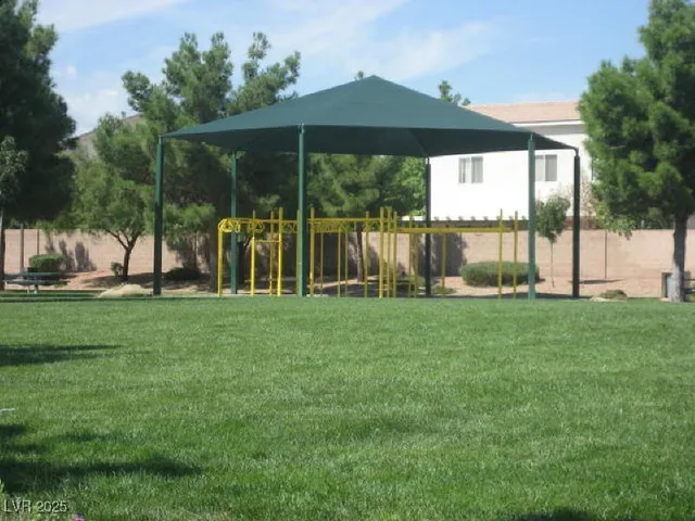 $1,875 | 6142 Highland Gardens Drive, North Las Vegas, NV 89031