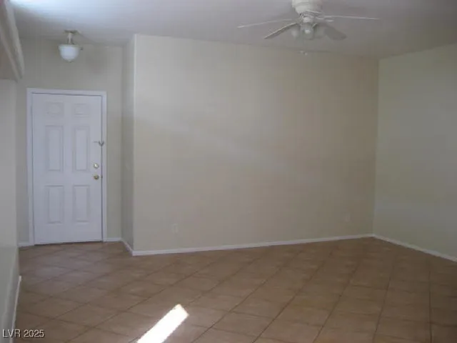 $1,875 | 6142 Highland Gardens Drive, North Las Vegas, NV 89031