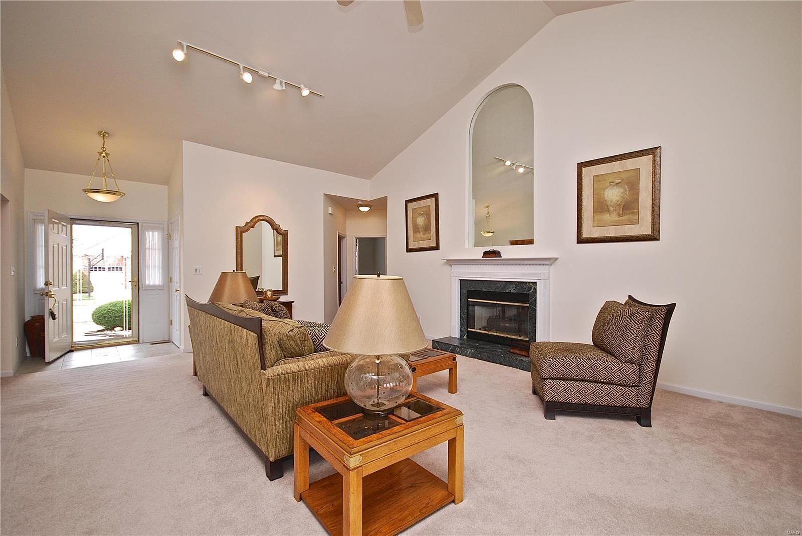 725 Castle Ridge Drive Ballwin, MO 63021 - Photo 6 of 30 Gallery Image 6