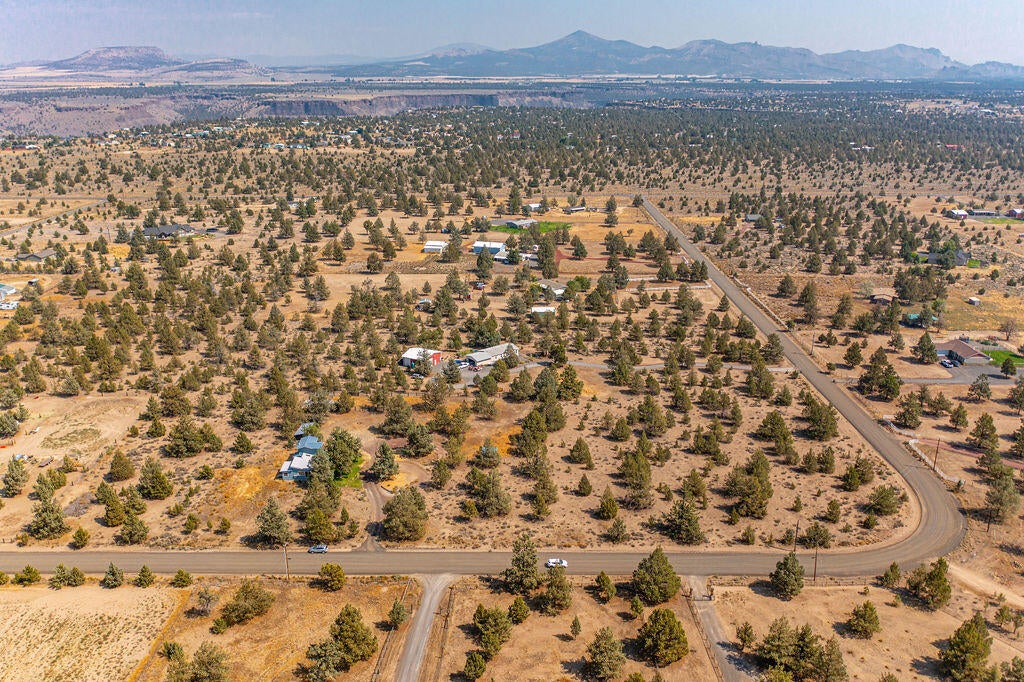 14535 Southwest Chickadee Road Terrebonne, OR 97760 - Photo 30 of 33 RileyVisuals-19