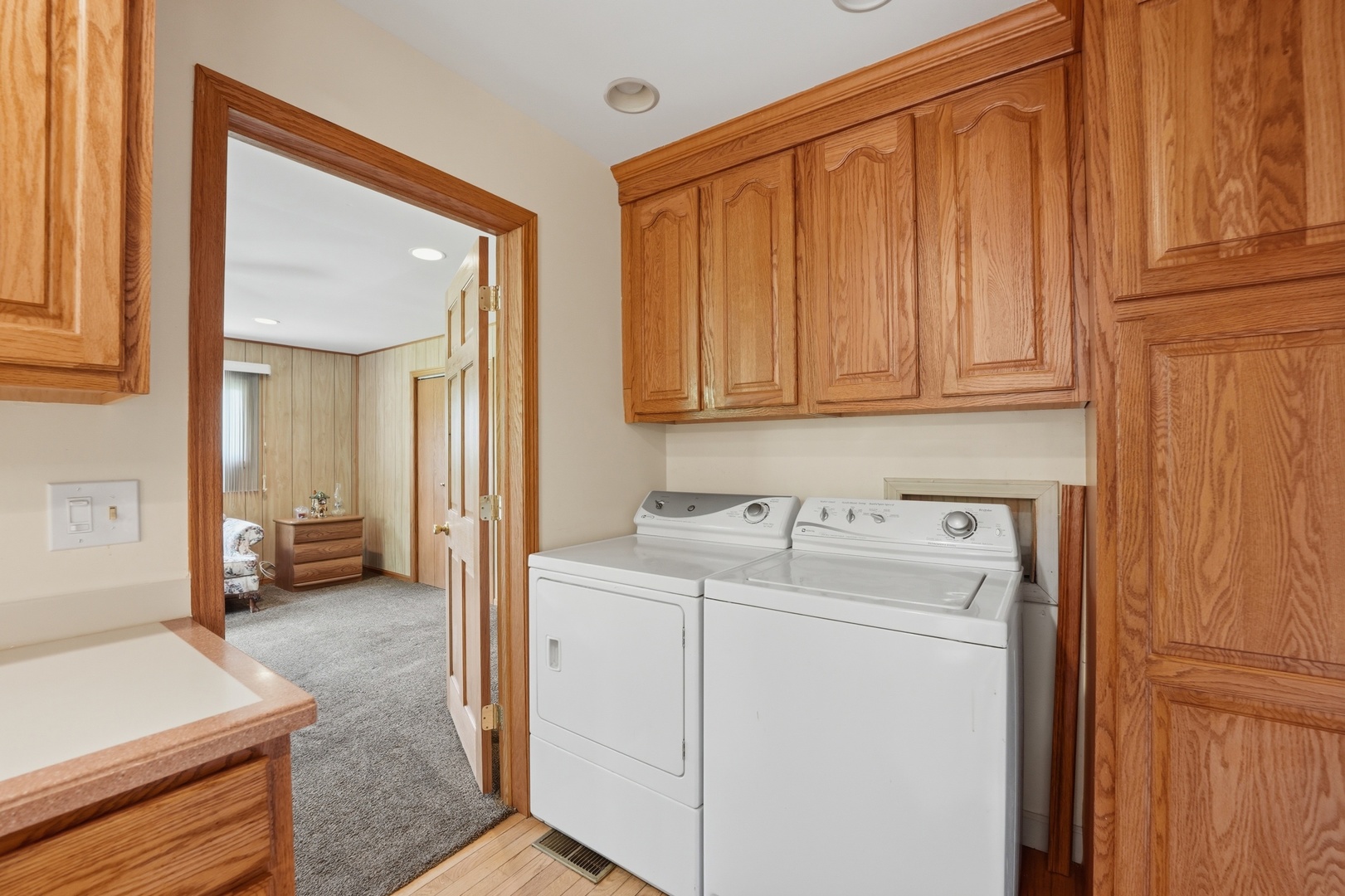 213 Edgeware Road Elk Grove Village, IL 60007 - Photo 33 of 48
