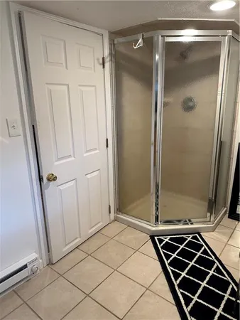 a view of a utility room