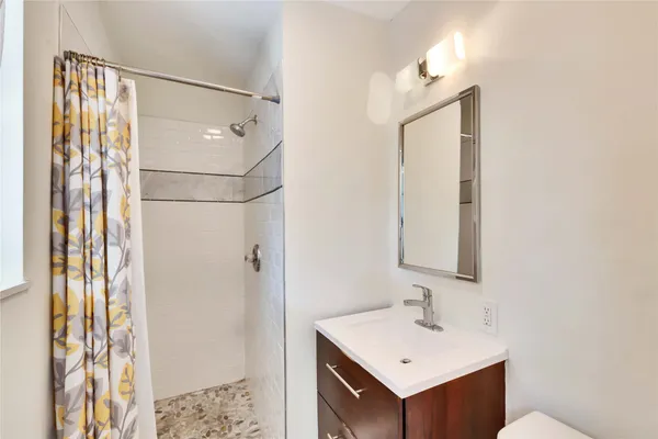 $3,650 | 2506 East Side Drive, Austin, TX 78704