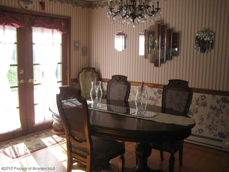 3530 Nashotka Road Moscow, PA 18444 - Photo 26 of 44 a dining room with furniture and window