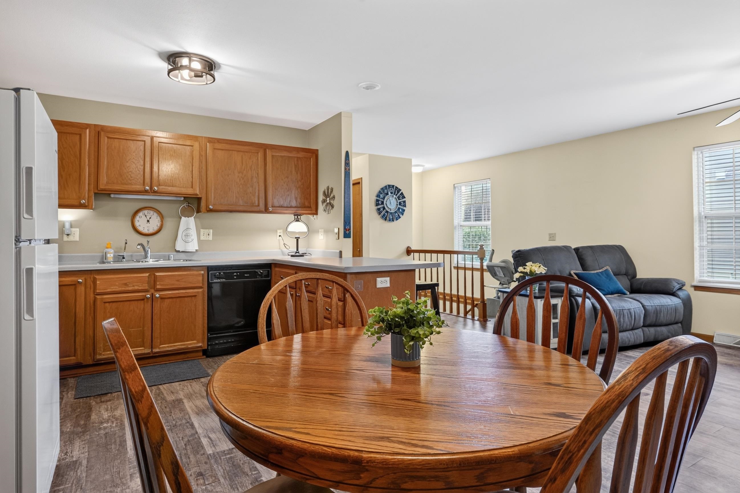 403 Hanson Road Stoughton, WI 53589 - Photo 10 of 42