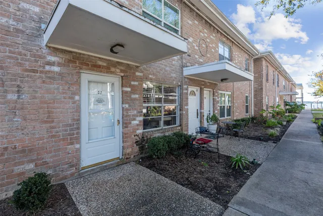 $99,999 | 3535 NASA Road 1, Unit 57, Seabrook, TX 77586