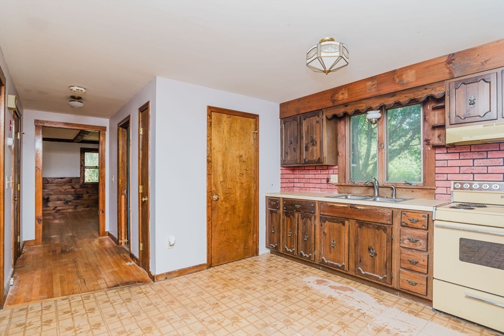 113 Dr Braley Road Freetown, MA 02717 - Photo 18 of 39 Gallery Image 18