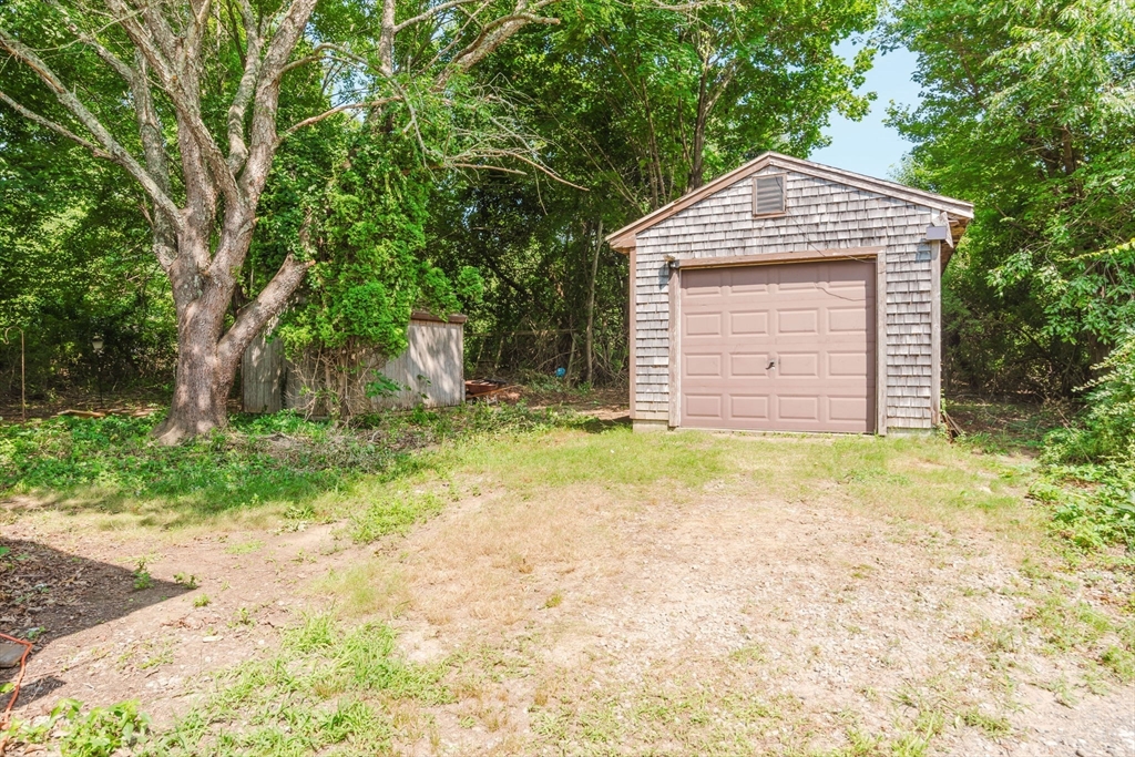 113 Dr Braley Road Freetown, MA 02717 - Photo 5 of 39 Gallery Image 5