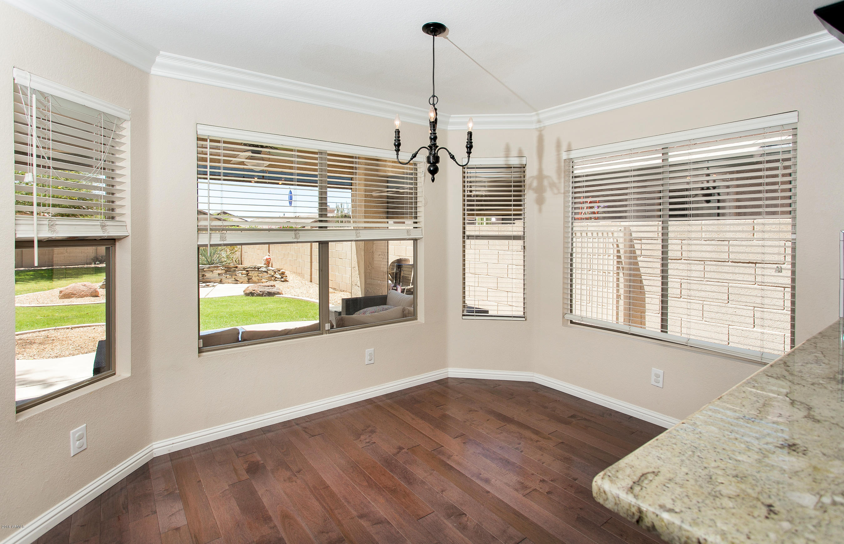 4815 East Mossman Road Phoenix, AZ 85054 - Photo 12 of 28 Dining