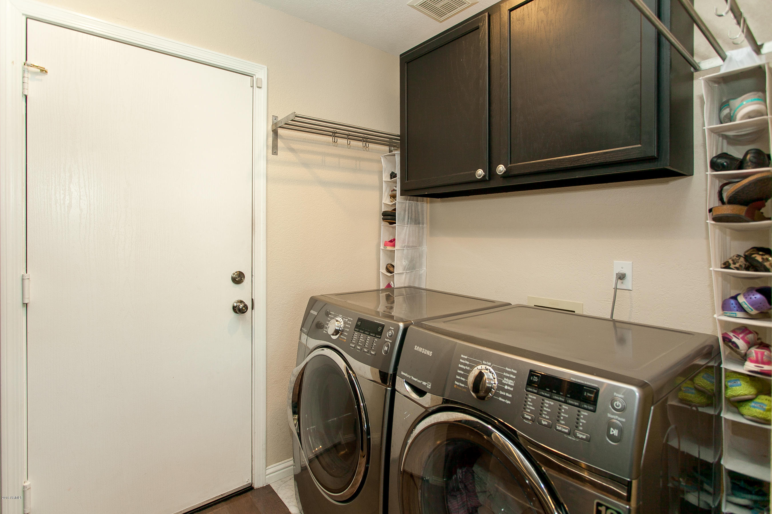4815 East Mossman Road Phoenix, AZ 85054 - Photo 14 of 28 Laundry Room
