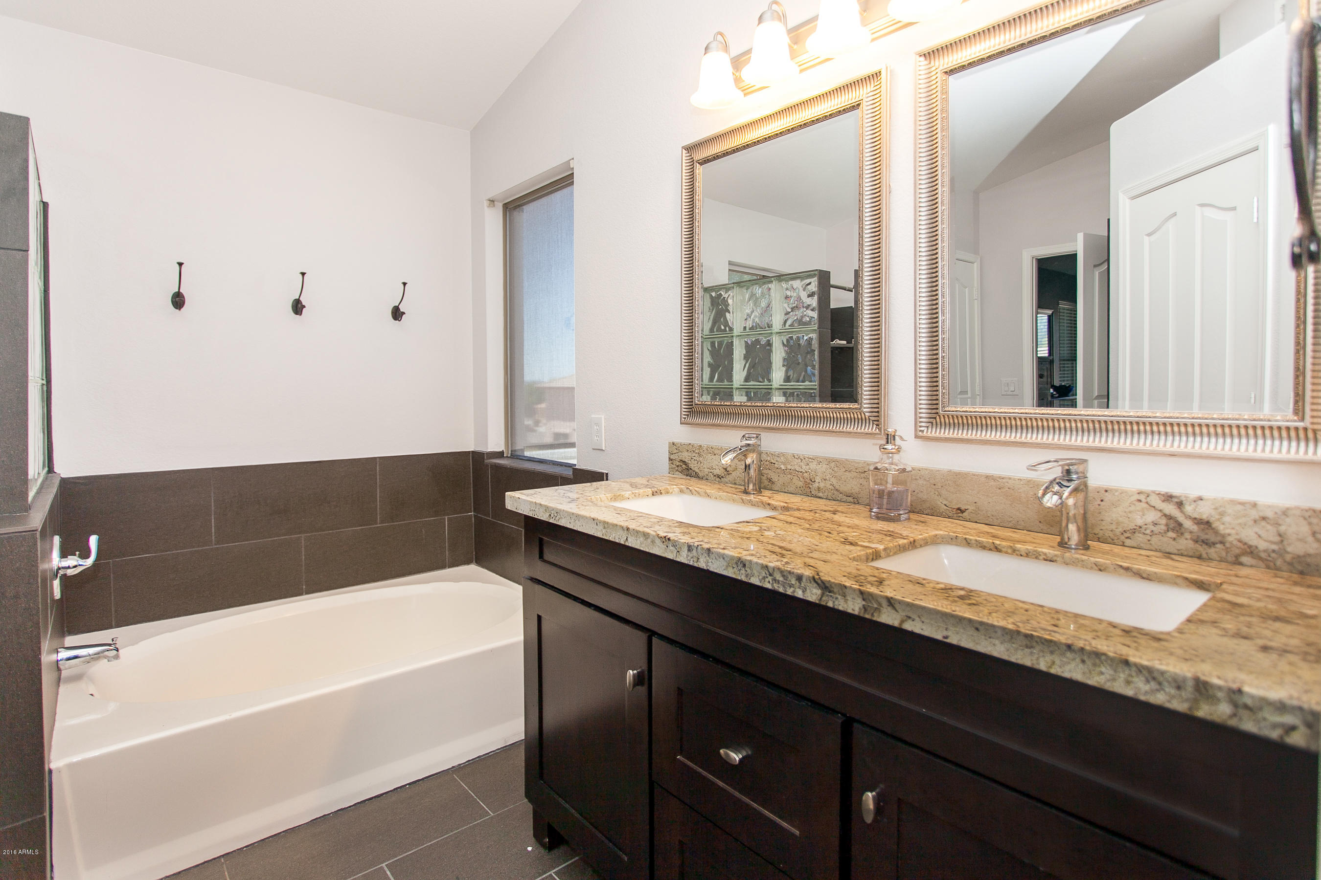 4815 East Mossman Road Phoenix, AZ 85054 - Photo 18 of 28 Master Bath 2