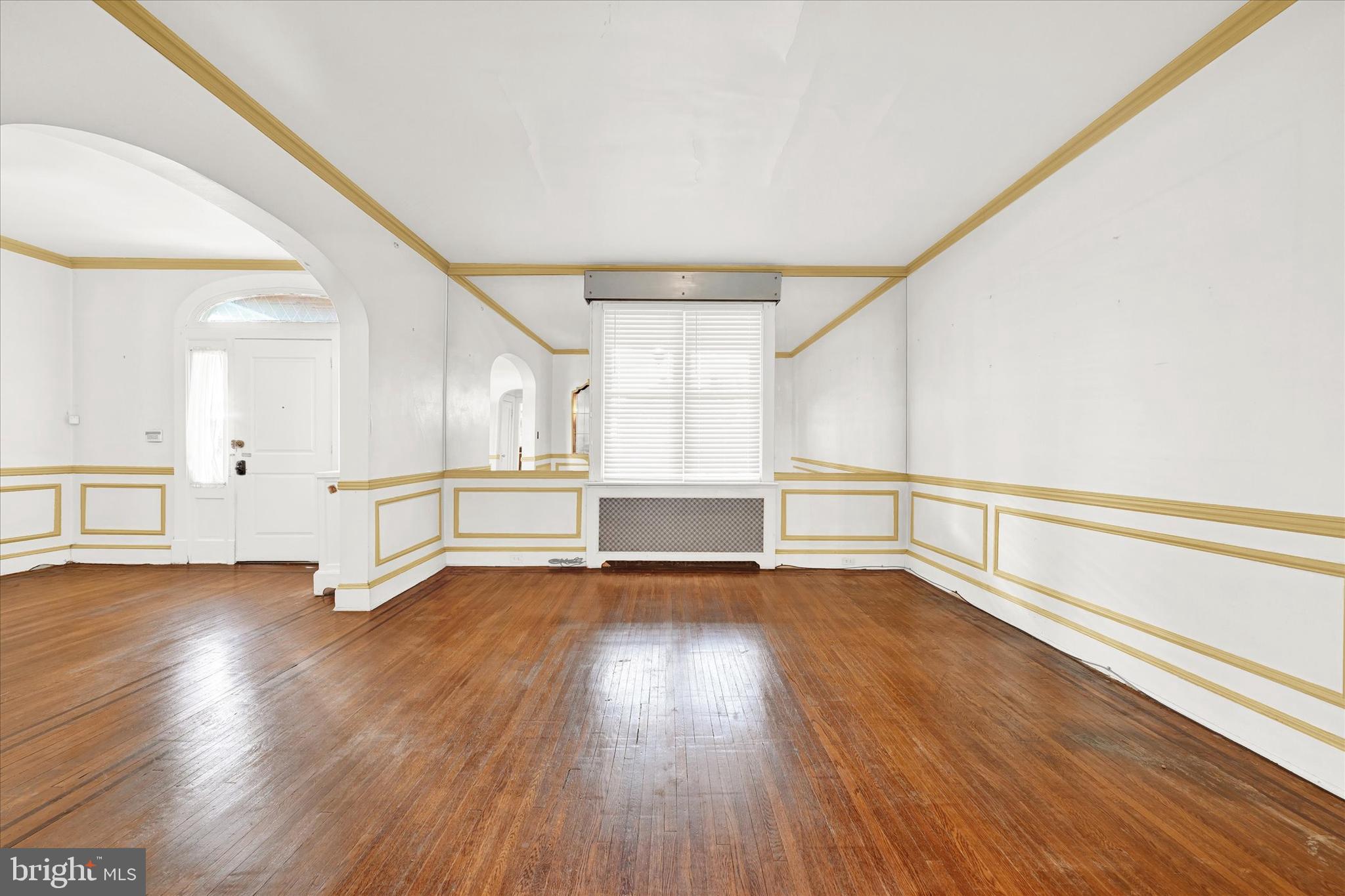 3402 Bateman Avenue Baltimore, MD 21216 - Photo 5 of 27 Living Room