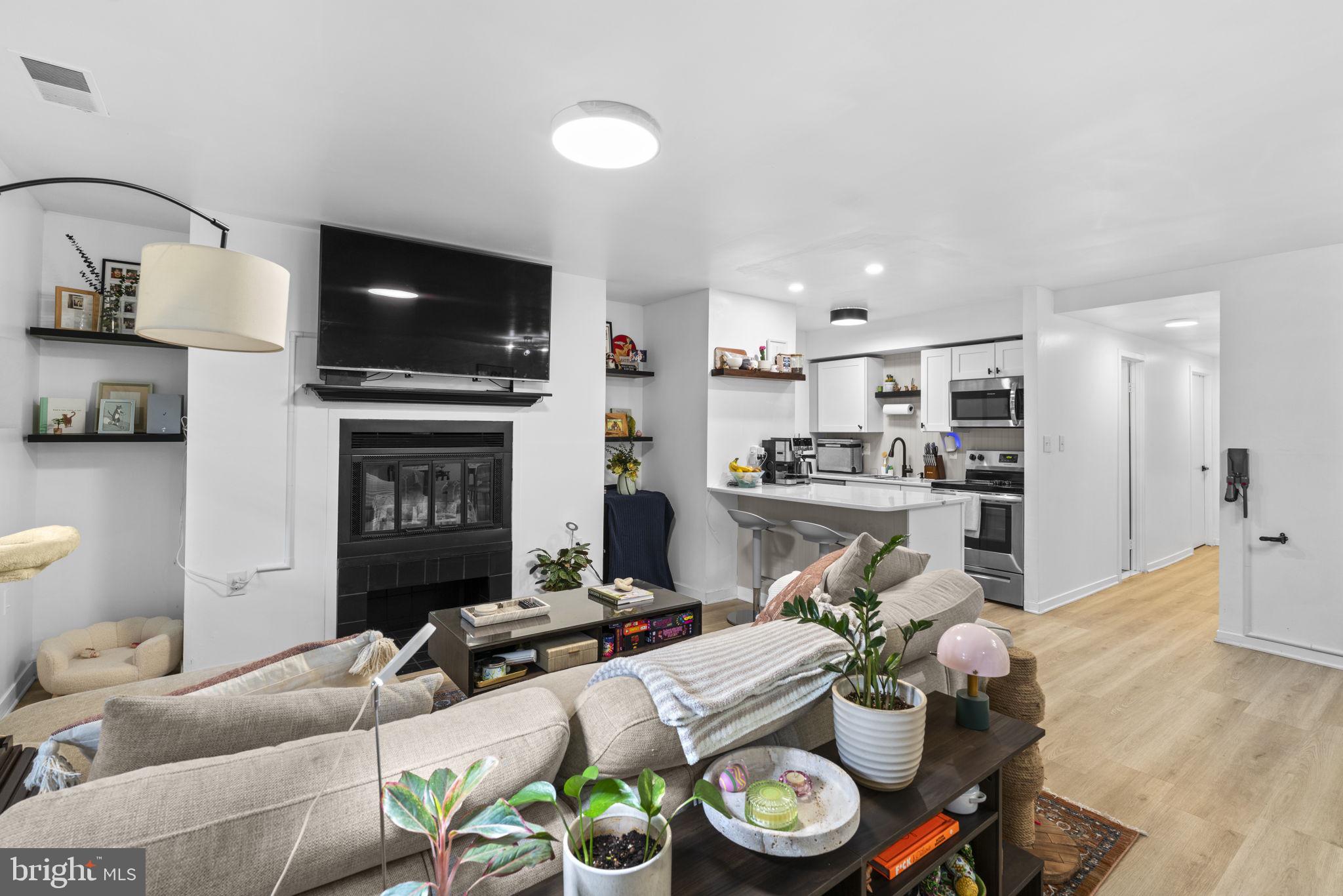 8 West Lee Street West, Unit R69 Baltimore, MD 21201 - Photo 5 of 28