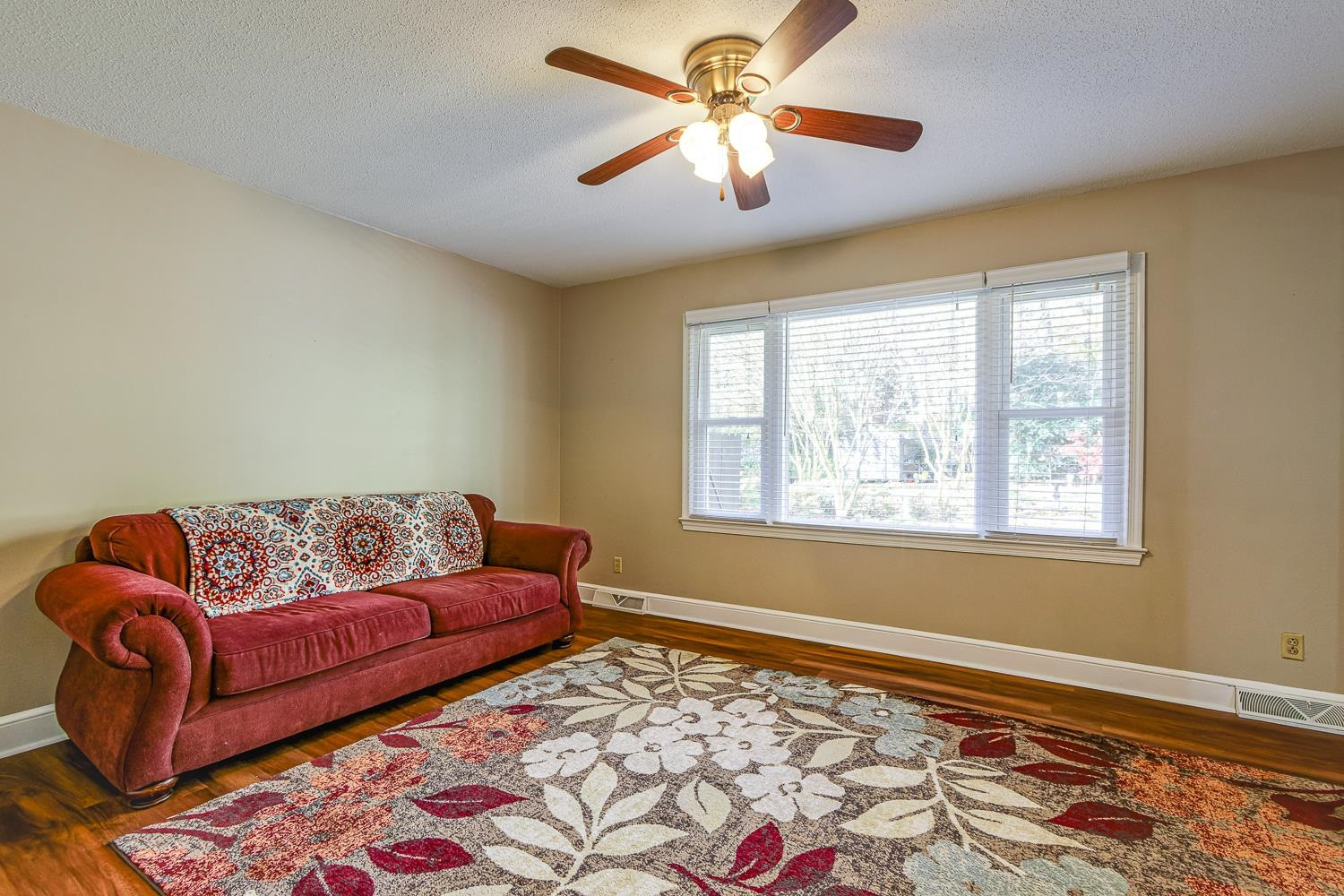 1308 Hampton Valley Road Cary, NC 27511 - Photo 7 of 42 Living Room