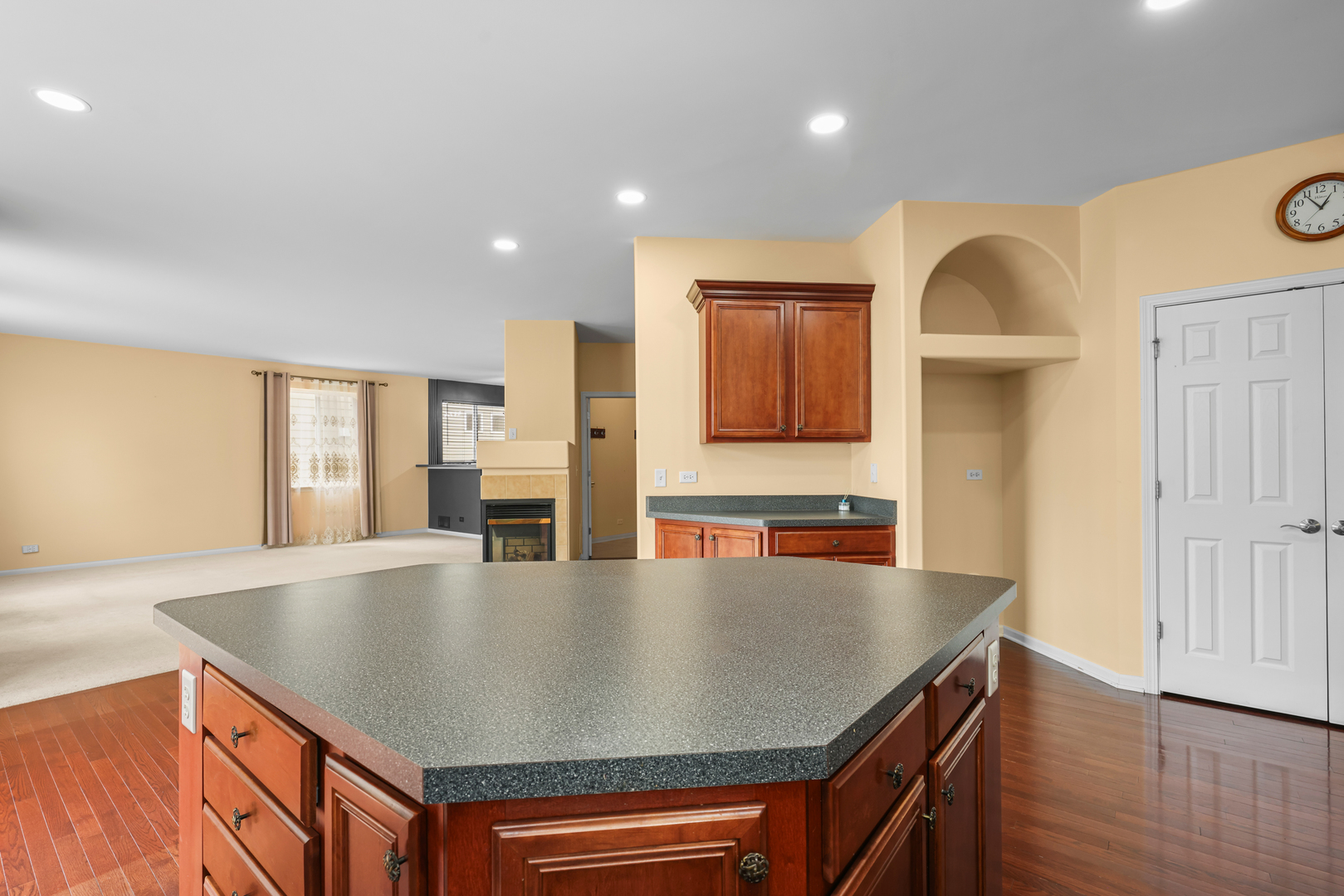 239 Pawtucket Avenue Elgin, IL 60124 - Photo 15 of 53