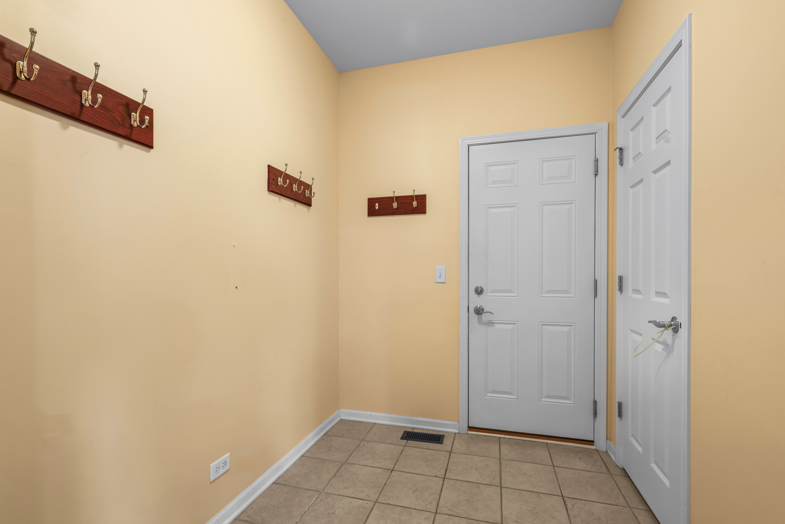 239 Pawtucket Avenue Elgin, IL 60124 - Photo 22 of 53