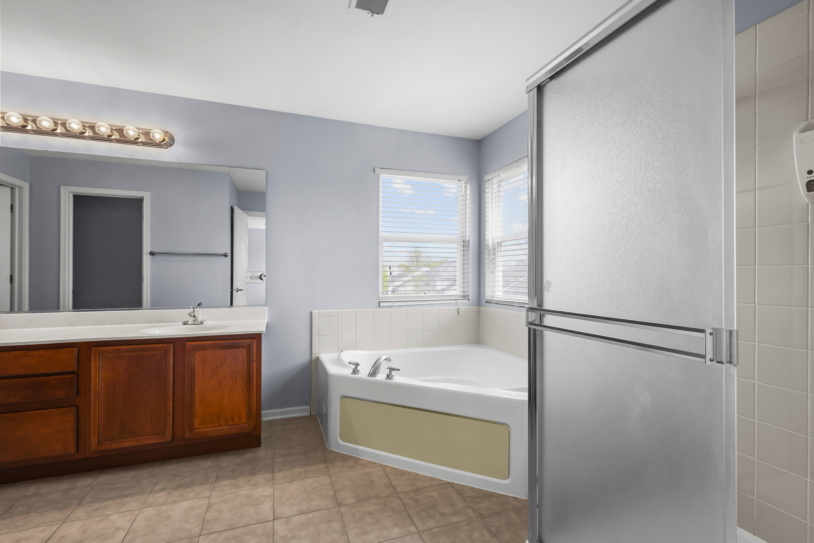 239 Pawtucket Avenue Elgin, IL 60124 - Photo 33 of 53
