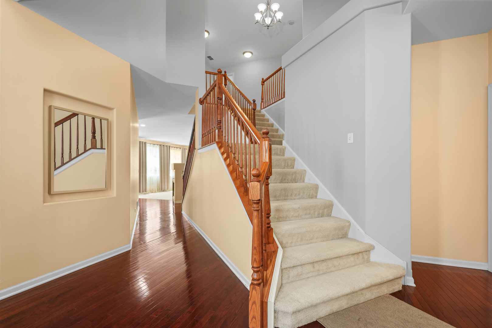 239 Pawtucket Avenue Elgin, IL 60124 - Photo 5 of 53