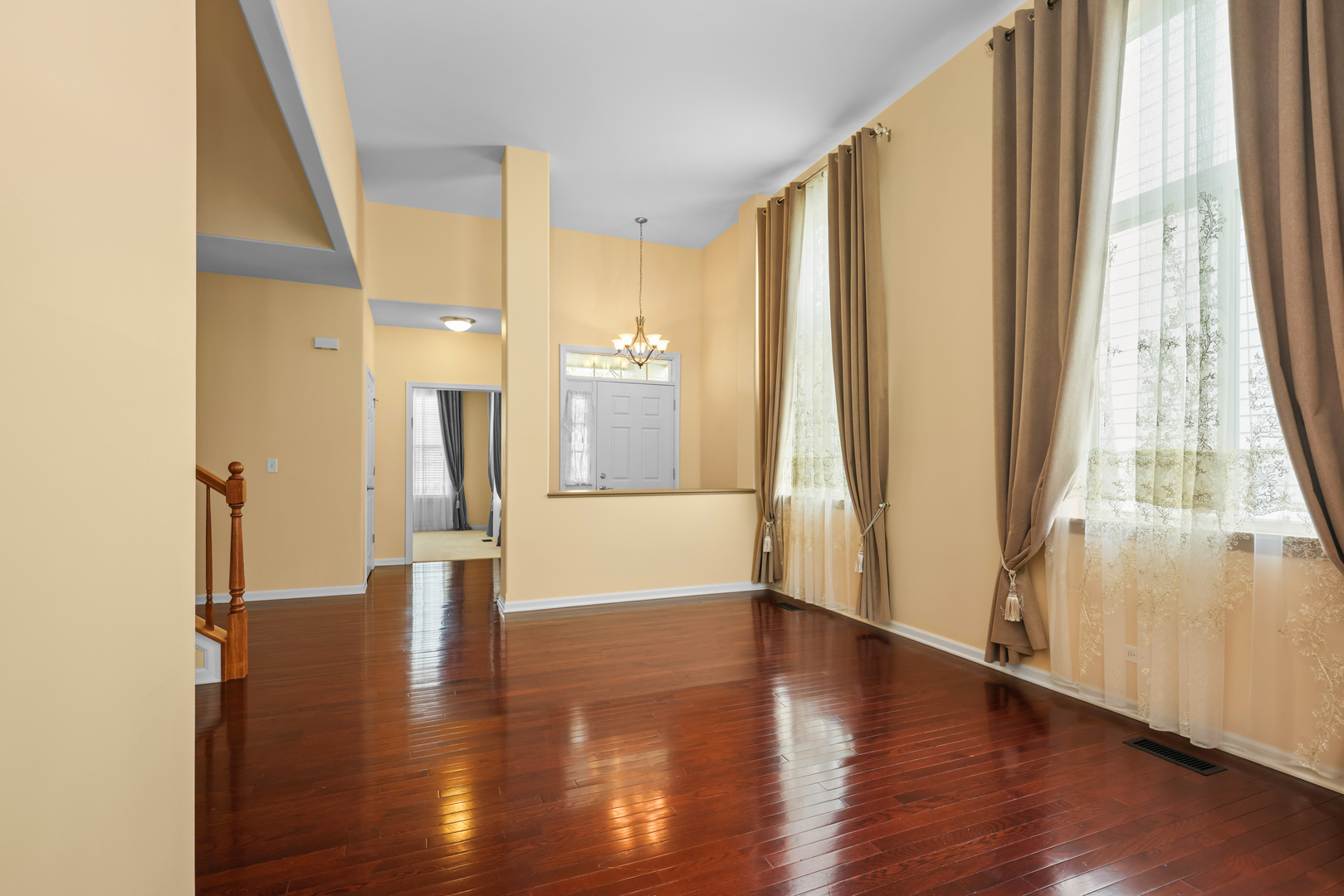 239 Pawtucket Avenue Elgin, IL 60124 - Photo 9 of 53