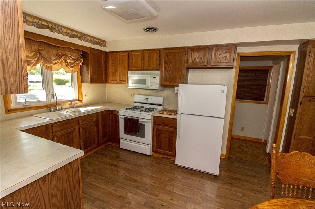 17837 Hicks Road Walton Hills, OH 44146 - Photo 5 of 29