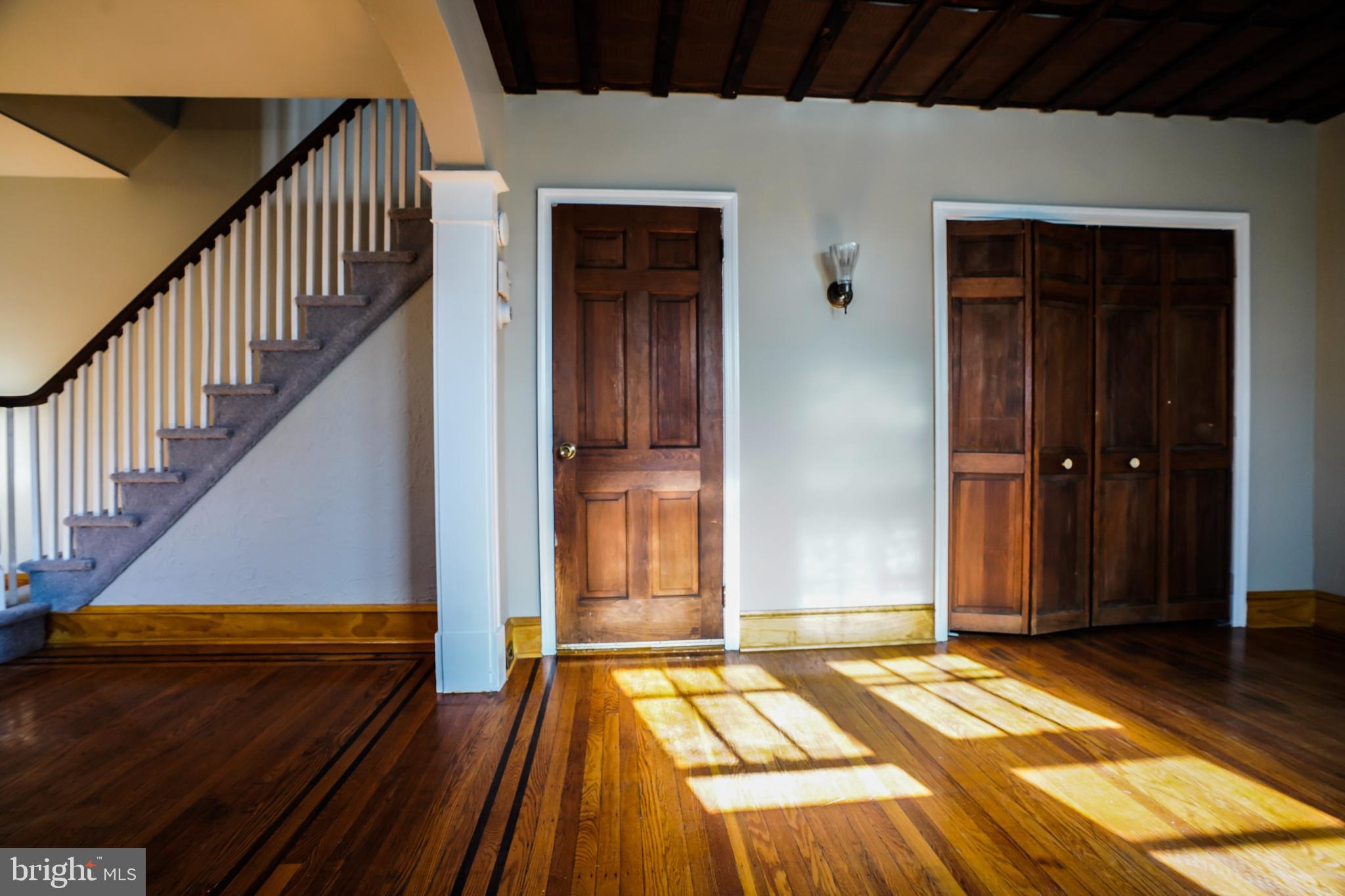 1001 Flanders Road Philadelphia, PA 19151 - Photo 10 of 27 Large Dining Room