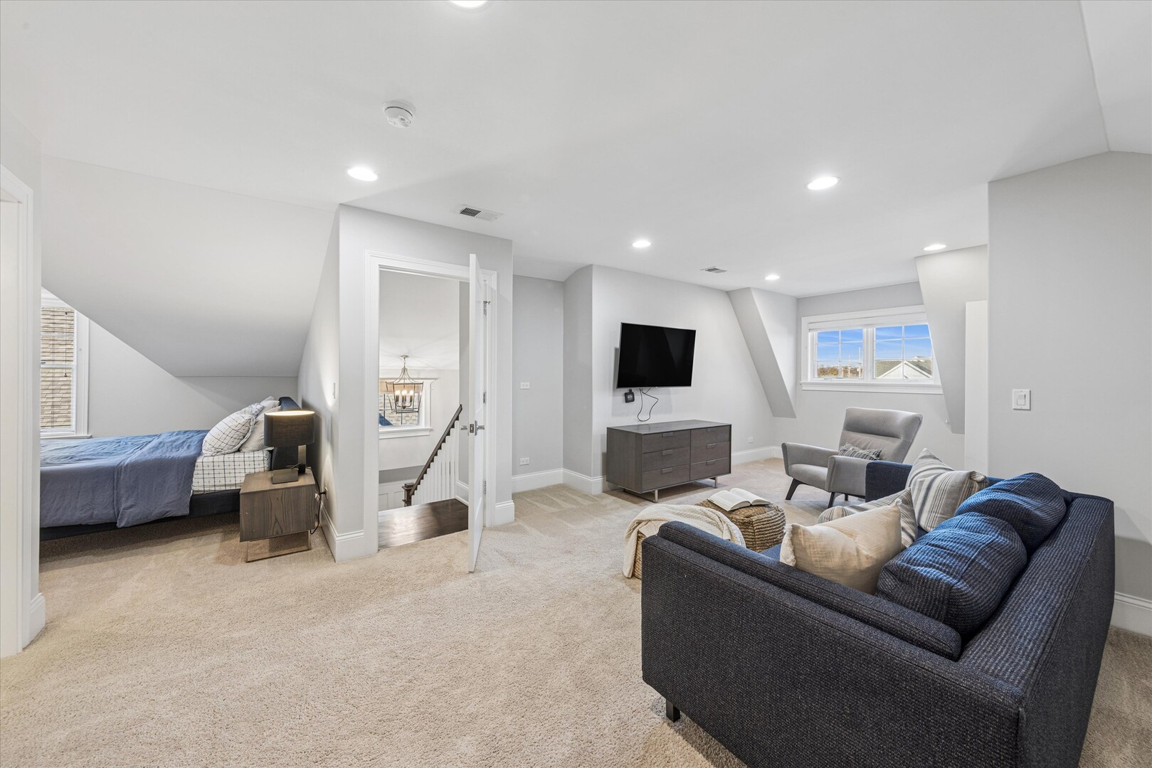 502 South Fairview Avenue Elmhurst, IL 60126 - Photo 28 of 36 a living room with furniture and a flat screen tv