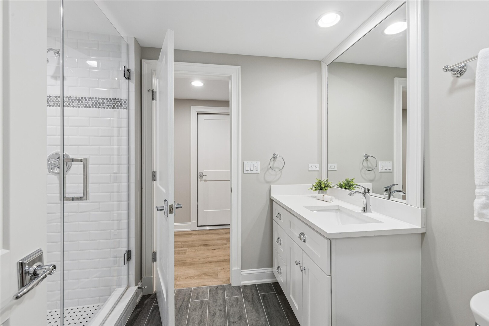502 South Fairview Avenue Elmhurst, IL 60126 - Photo 30 of 36 a bathroom with a sink a toilet and shower