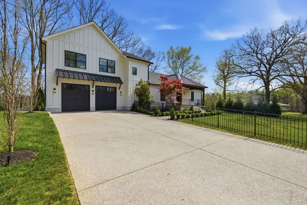 $1,265,000 | 8811 Old Charlotte Pike, Pegram, TN 37143