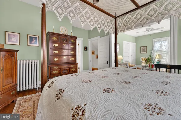a bath room with a rug and a rug