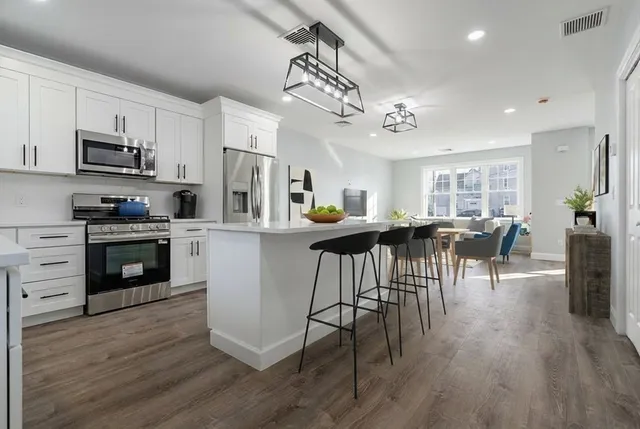 $3,500 | 217 Earle Street, Unit 2, Fall River, MA 02723