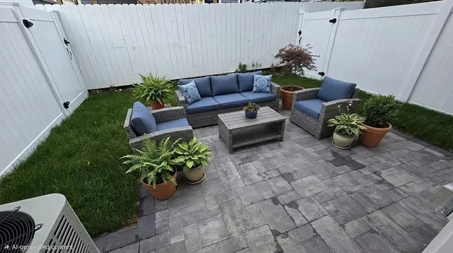 $3,500 | 217 Earle Street, Unit 2, Fall River, MA 02723