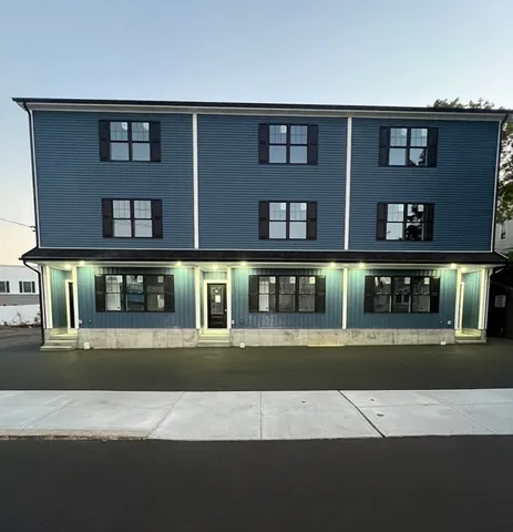 $3,500 | 217 Earle Street, Unit 2, Fall River, MA 02723