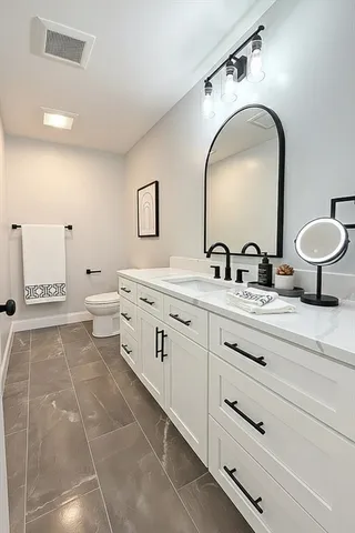 $3,500 | 217 Earle Street, Unit 2, Fall River, MA 02723