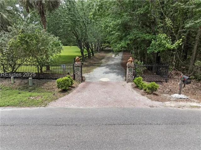$1,500,000 | 150 Palmetto Bluff Road, Bluffton, SC 29910