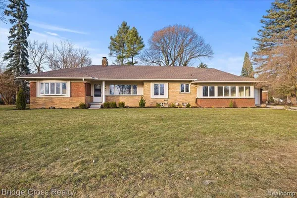 $3,500 | 95 Hillsdale Road, Bloomfield Hills, MI 48302
