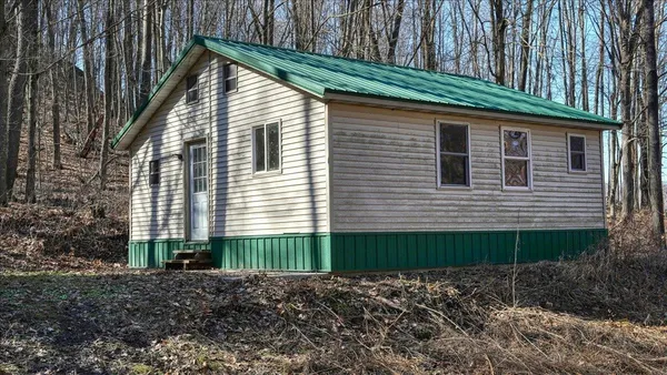 $300,000 | E17497 Gross Valley Road, Hillsboro, WI 54634