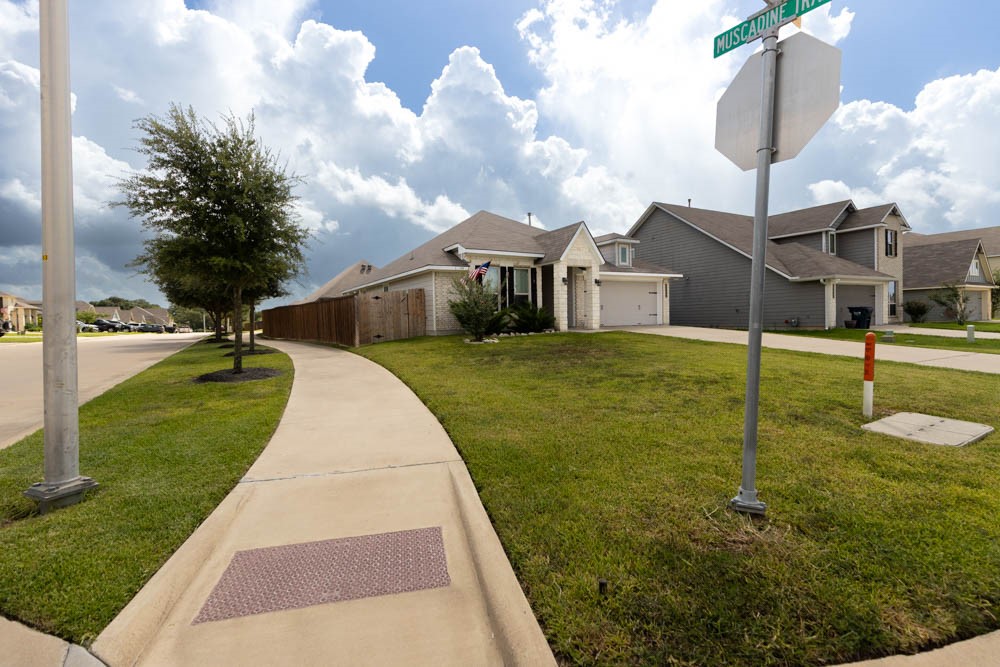 1001 Rootstock Rd. Brenham, TX 77833 - Photo 4 of 28 Neighborhood sidewalks.