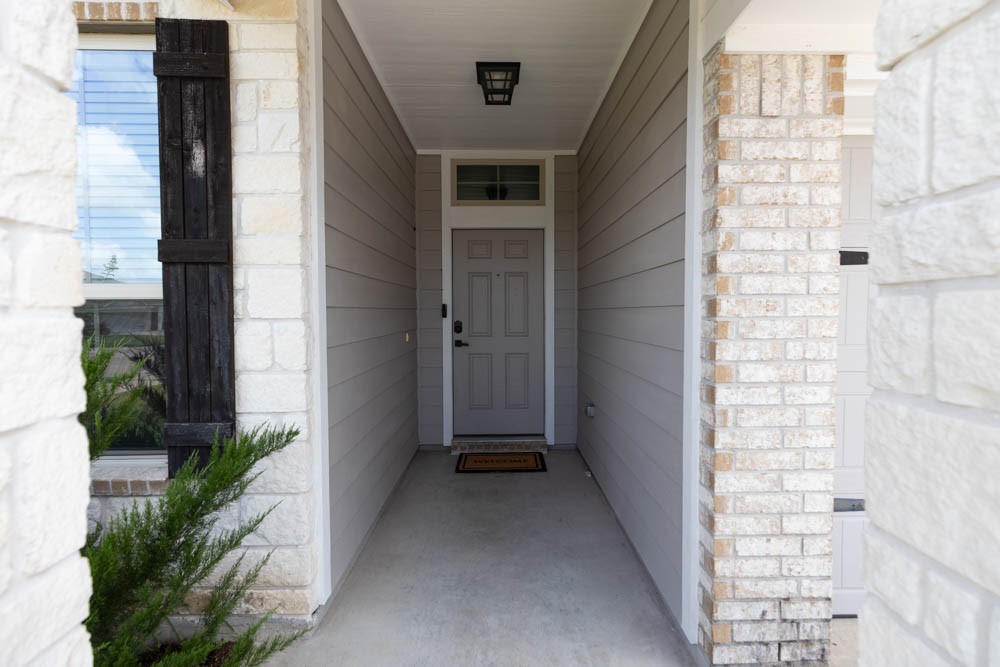 1001 Rootstock Rd. Brenham, TX 77833 - Photo 5 of 28 Front porch entry.