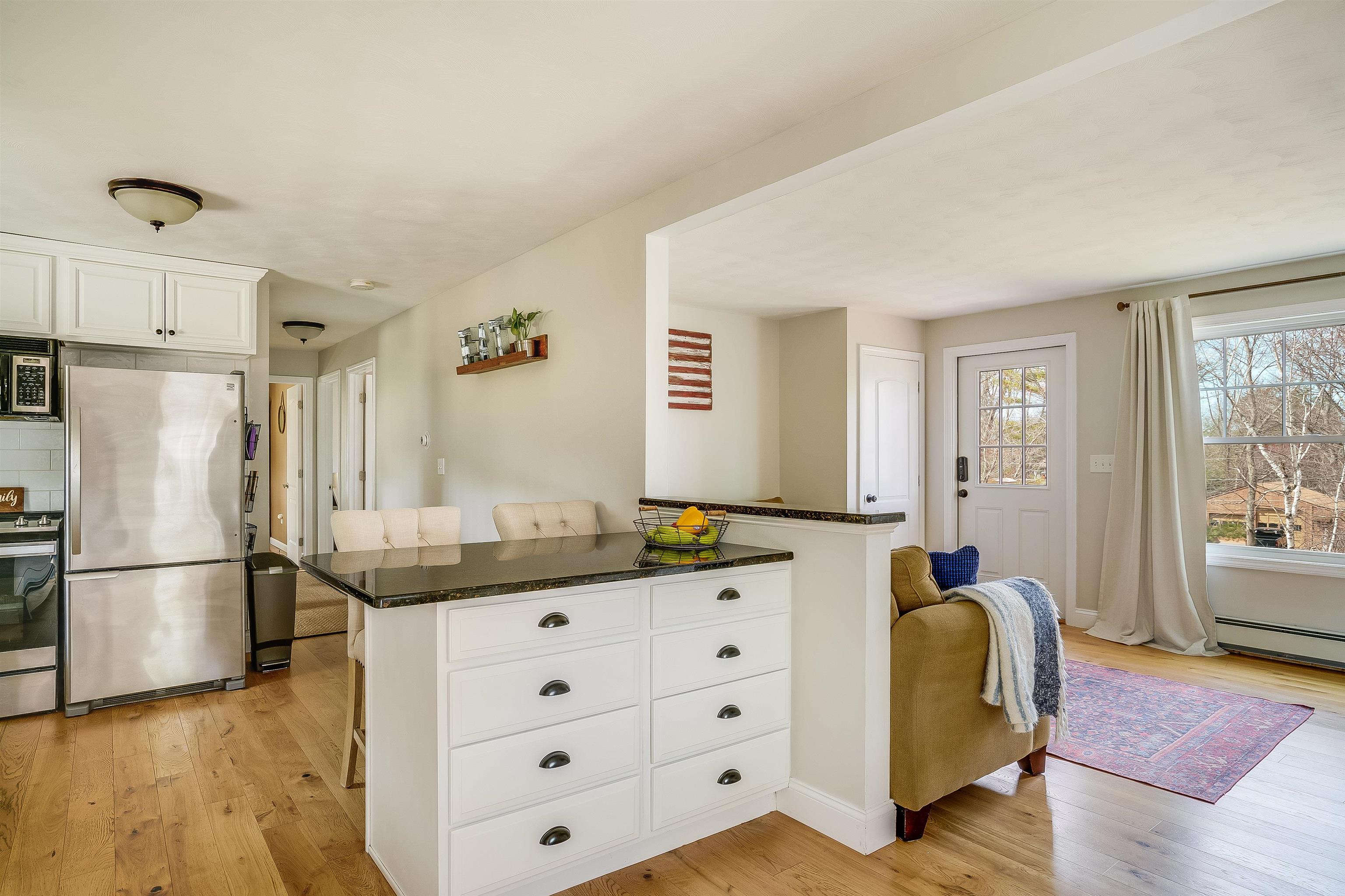 6 Diana Road Derry, NH 03038 - Photo 13 of 38