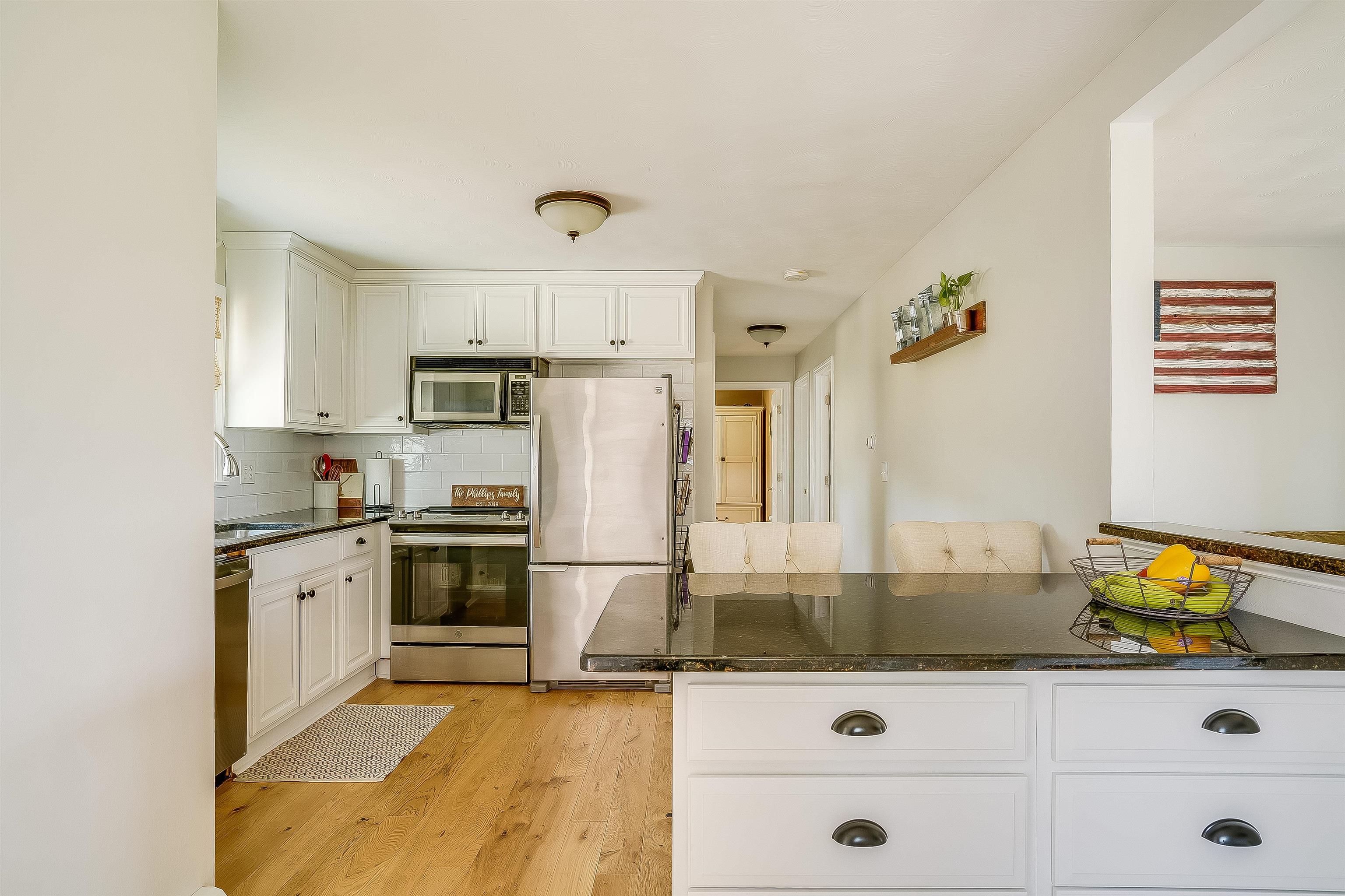 6 Diana Road Derry, NH 03038 - Photo 14 of 38