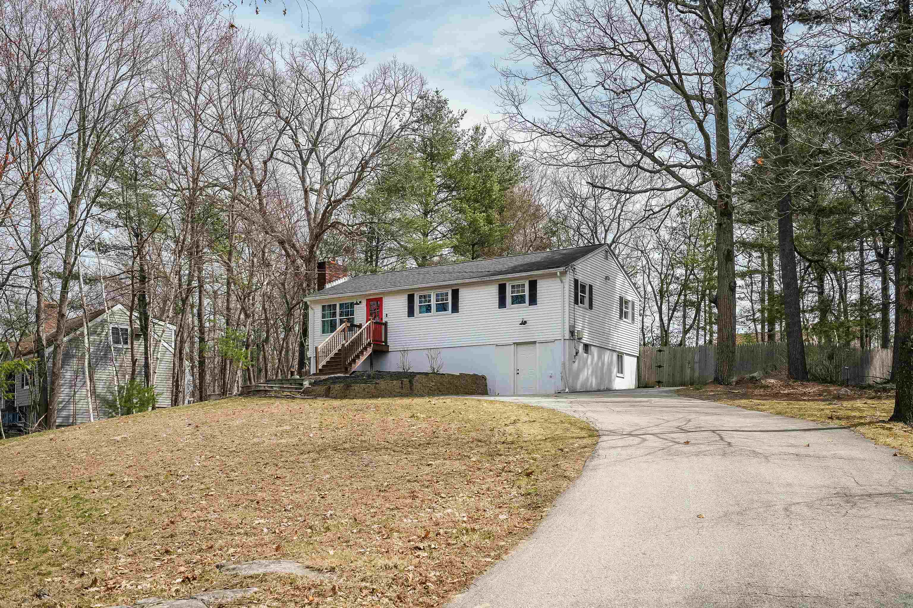 6 Diana Road Derry, NH 03038 - Photo 2 of 38