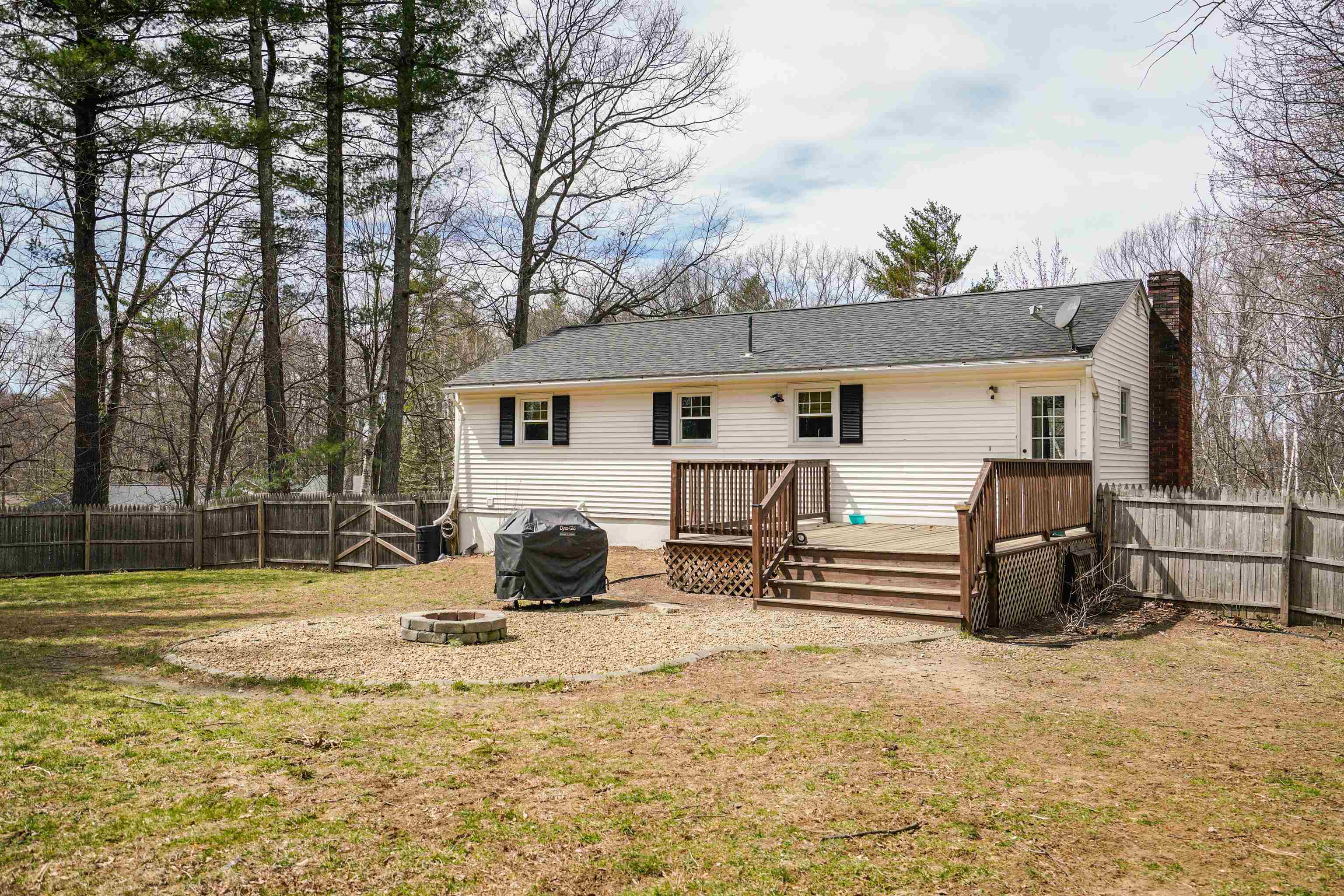 6 Diana Road Derry, NH 03038 - Photo 33 of 38