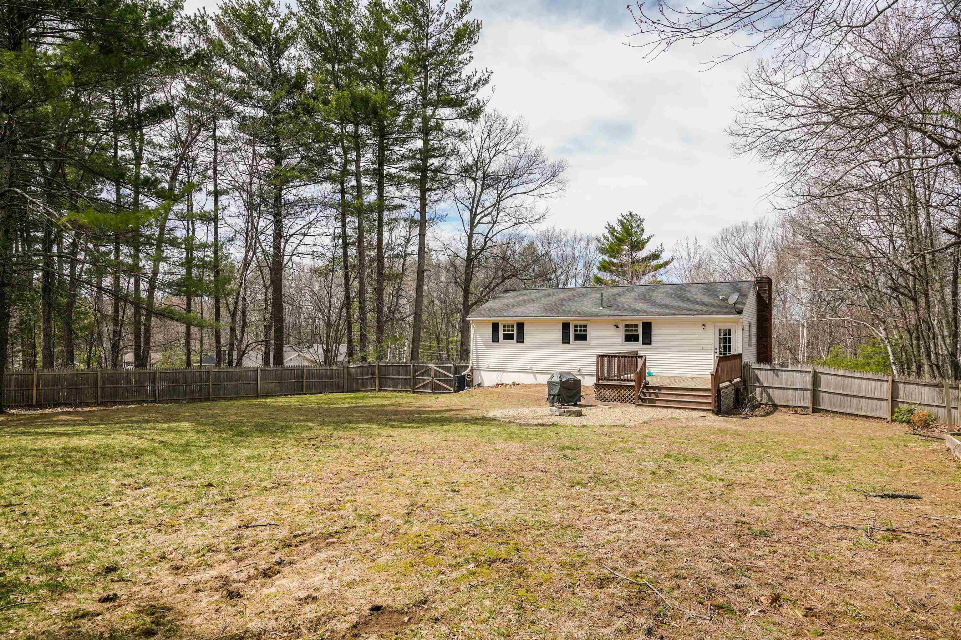 6 Diana Road Derry, NH 03038 - Photo 34 of 38