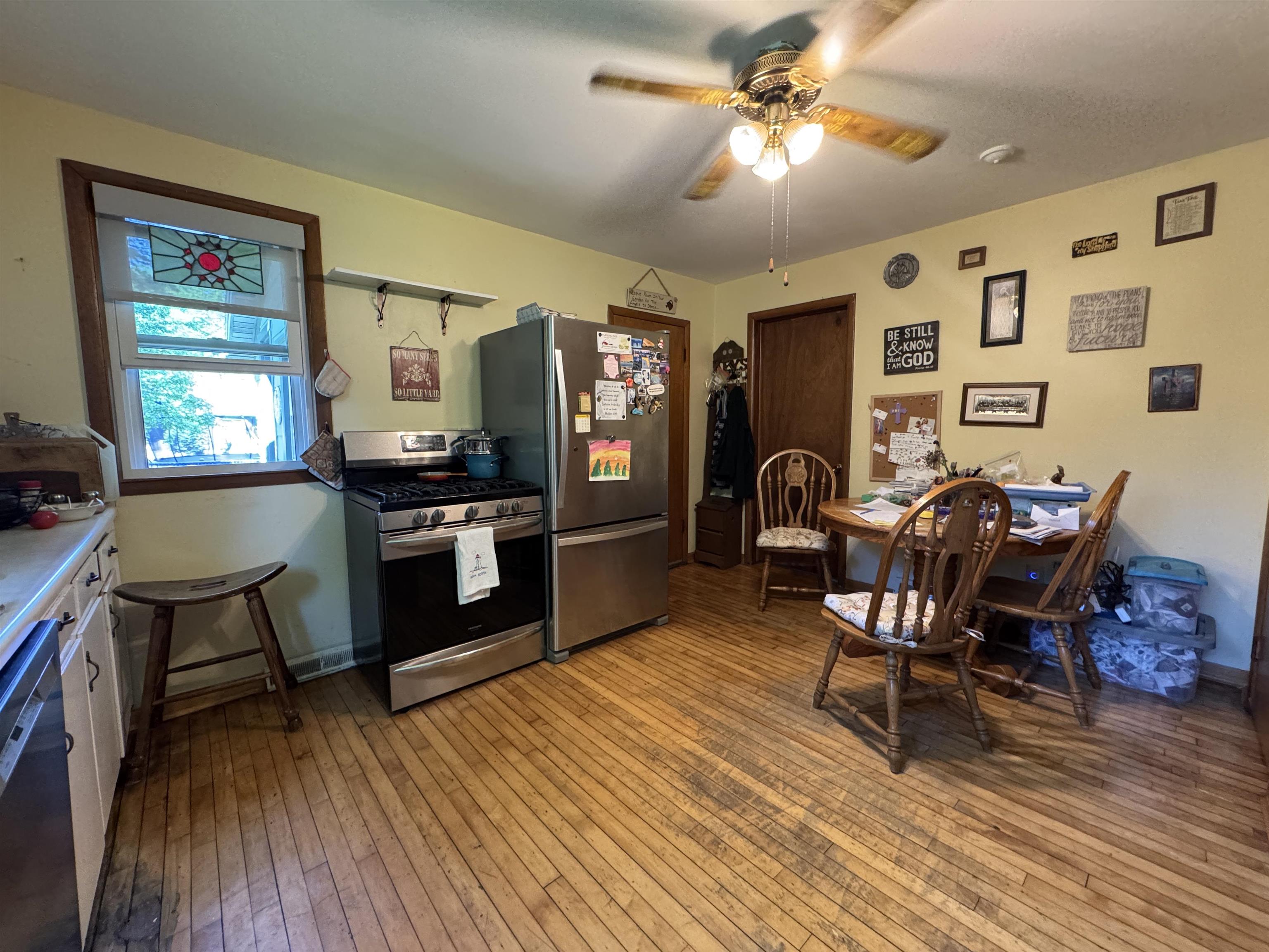 930 South Grove Street Ripon, WI 54971 - Photo 5 of 21